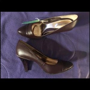 Sole Sensibility Burgundy Pumps